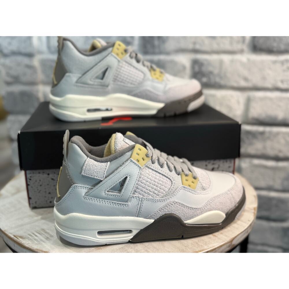 Jordan 4 Retro Craft Photon Dust Size 4.5